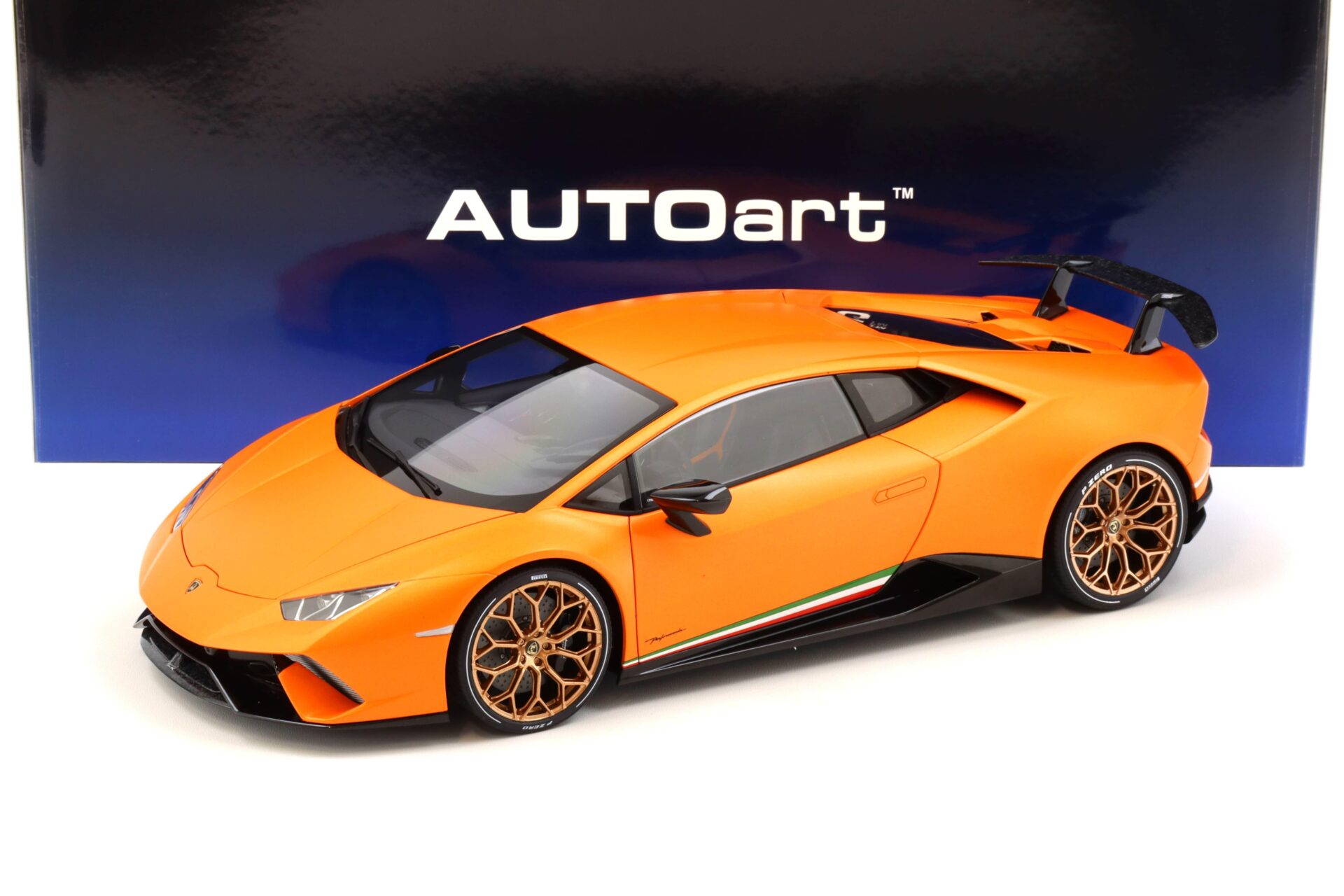 1:12 AUTOart Lamborghini Huracan Performante 2017 arancio anthaeus/ matt orange 12076
