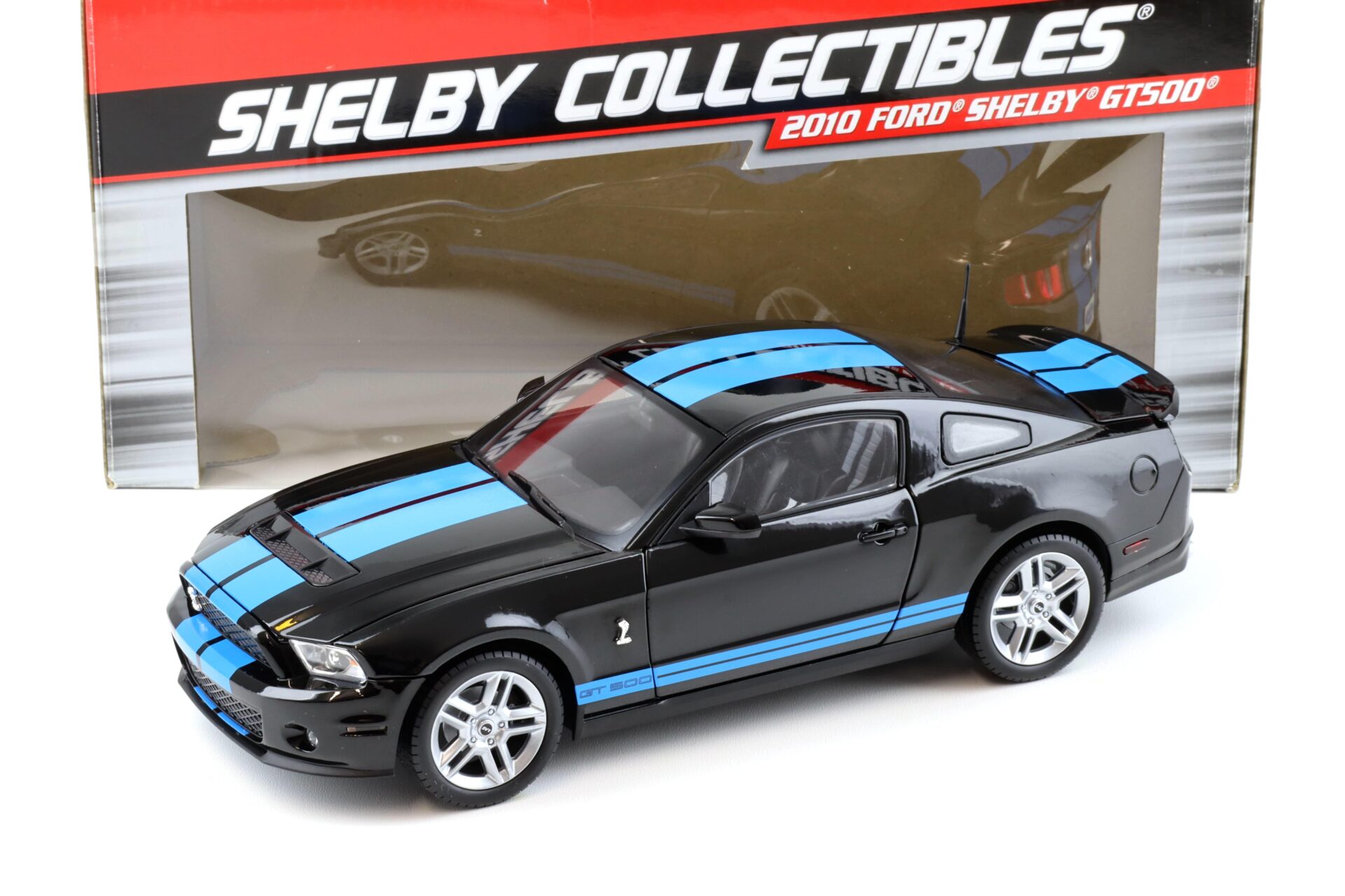 1:18 Shelby Collectibles 2010 Ford Shelby GT500 Coupe black with blue stripes