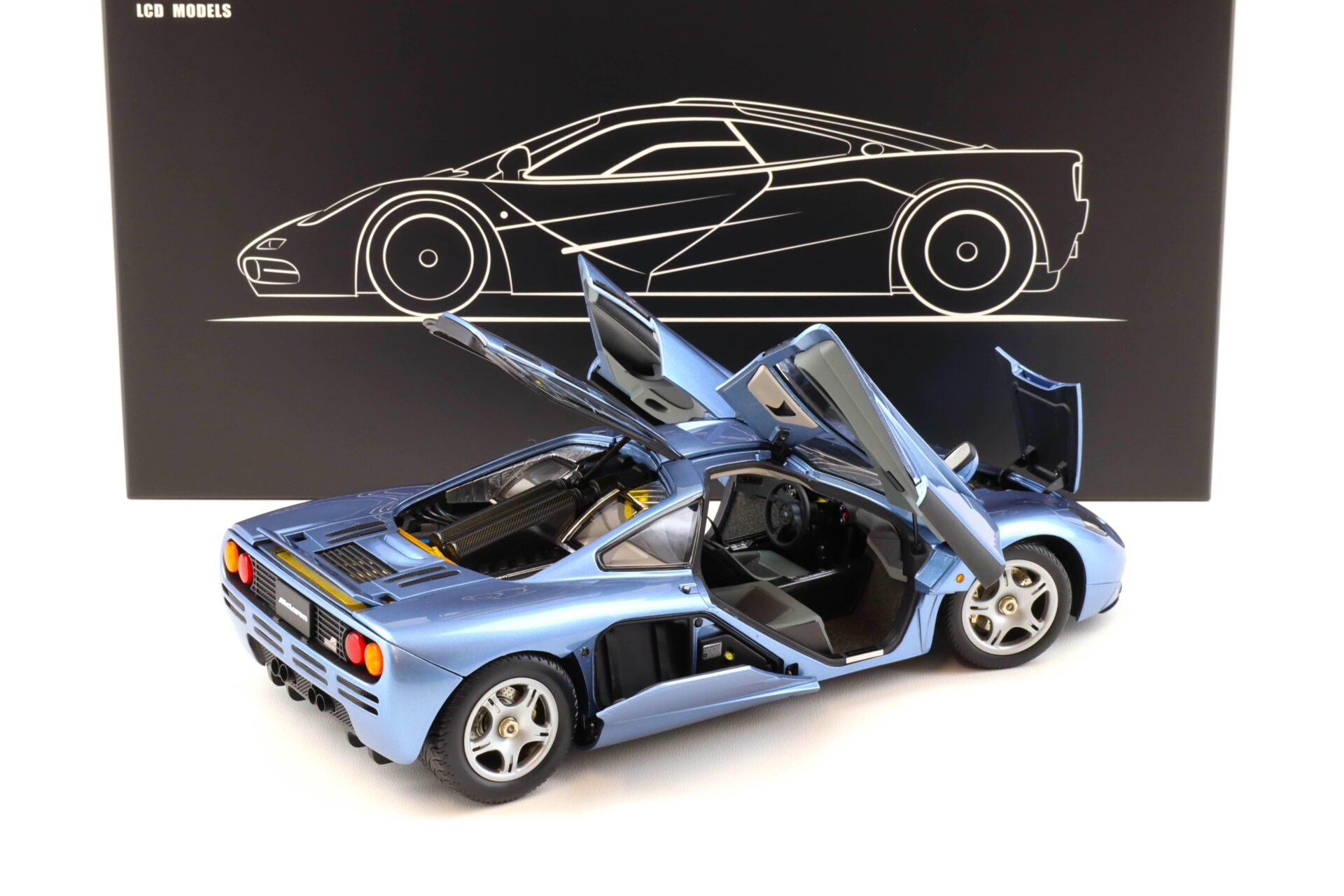 1:18 LCD Models McLaren F1 Road Car blue metallic 1995 LCD18014-BU