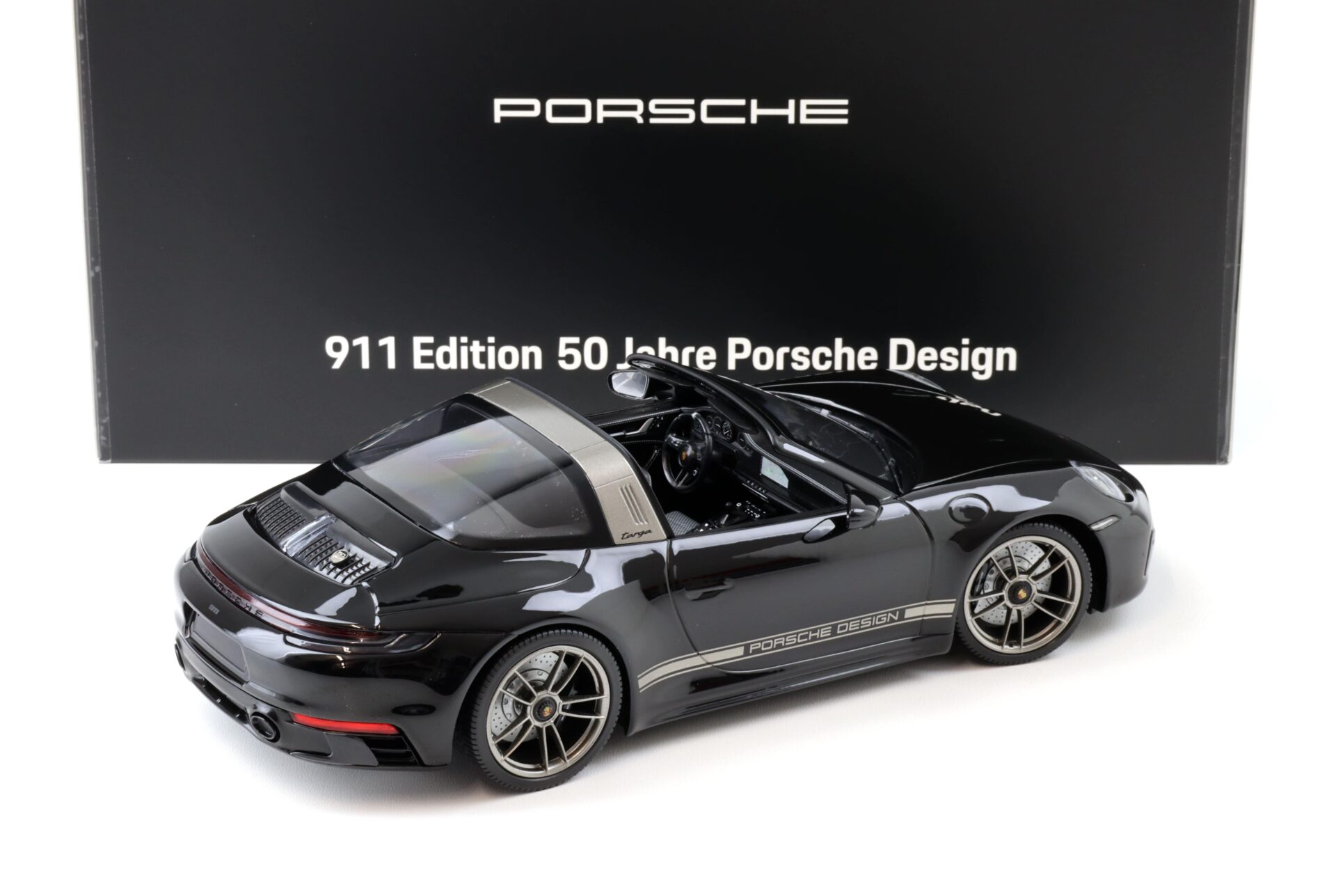 1:18 Minichamps Porsche 911 992 Targa 4 GTS black 50 Jahre Porsche Design WAP DEALER