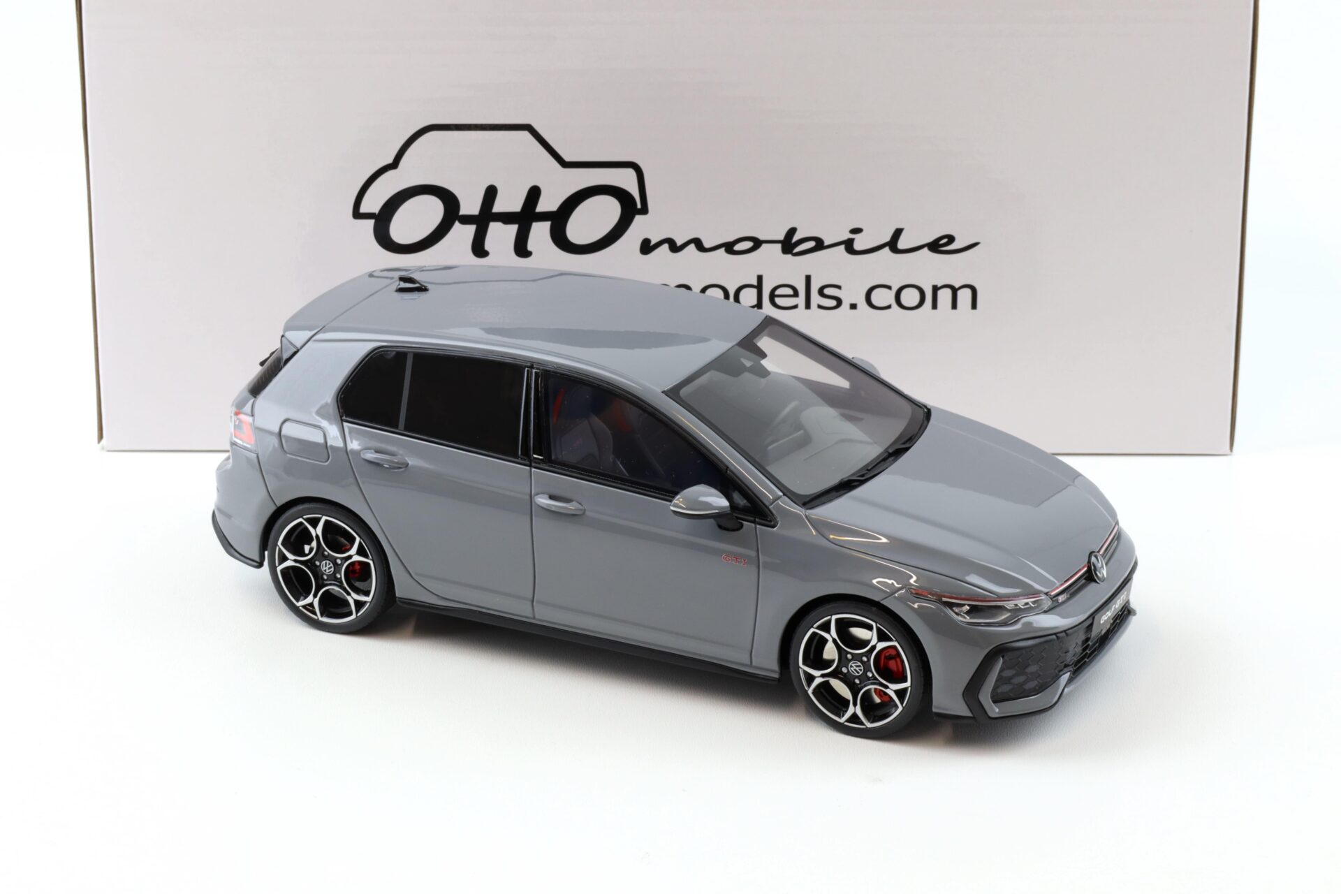 1:18 OTTO mobile OT1137 VW Golf 8 GTI Moonstone grey 2024