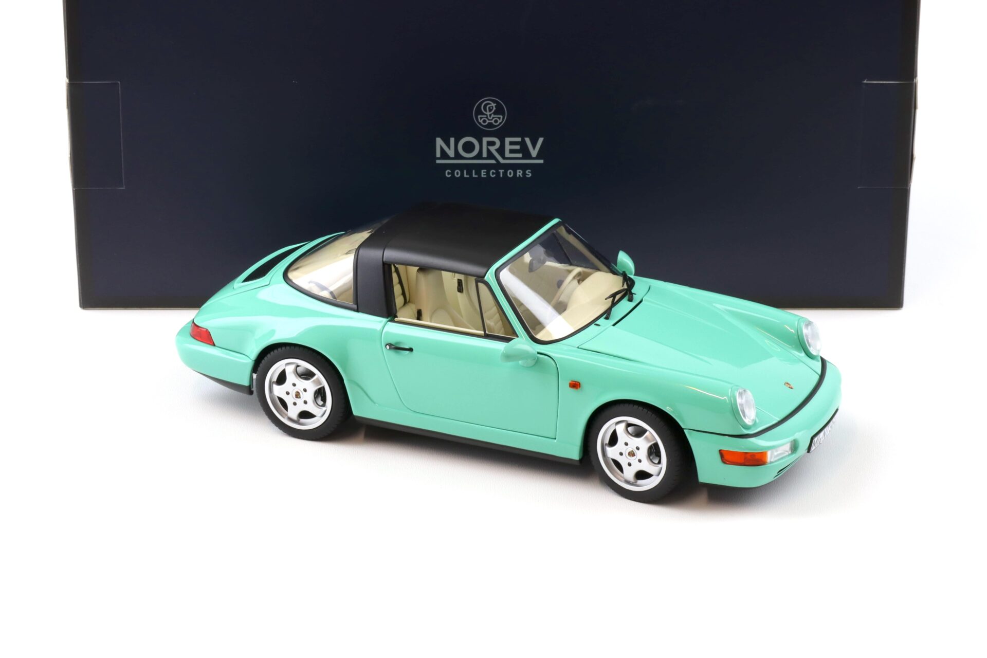 1:18 Norev Porsche 911 (964) Carrera 4 Targa 1991 mint green - Limited 200 pcs.