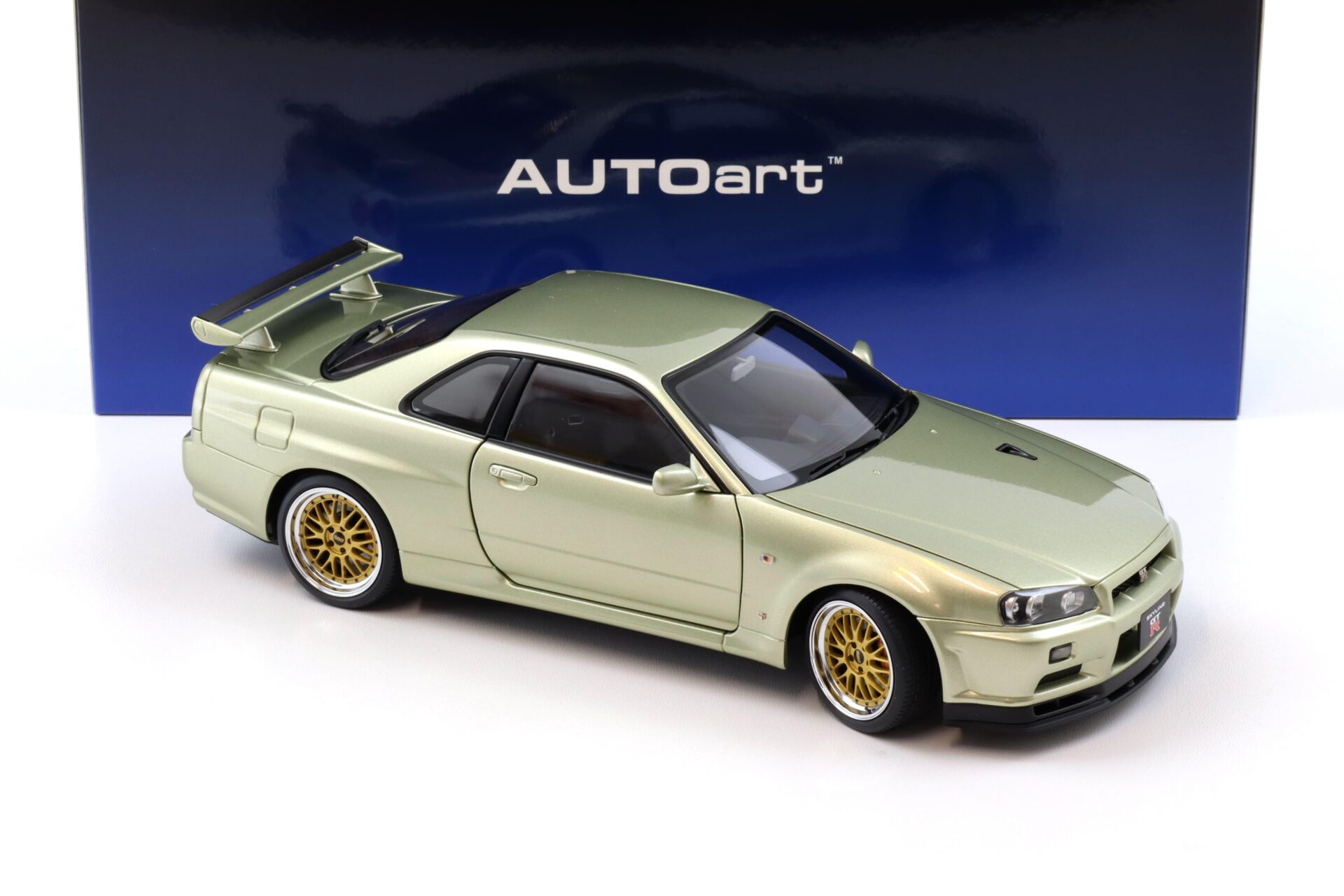 1:18 AUTOart Nissan Skyline GT-R (R34) V-SPEC II NUR BBS LM Wheel Millenium Jade 2001