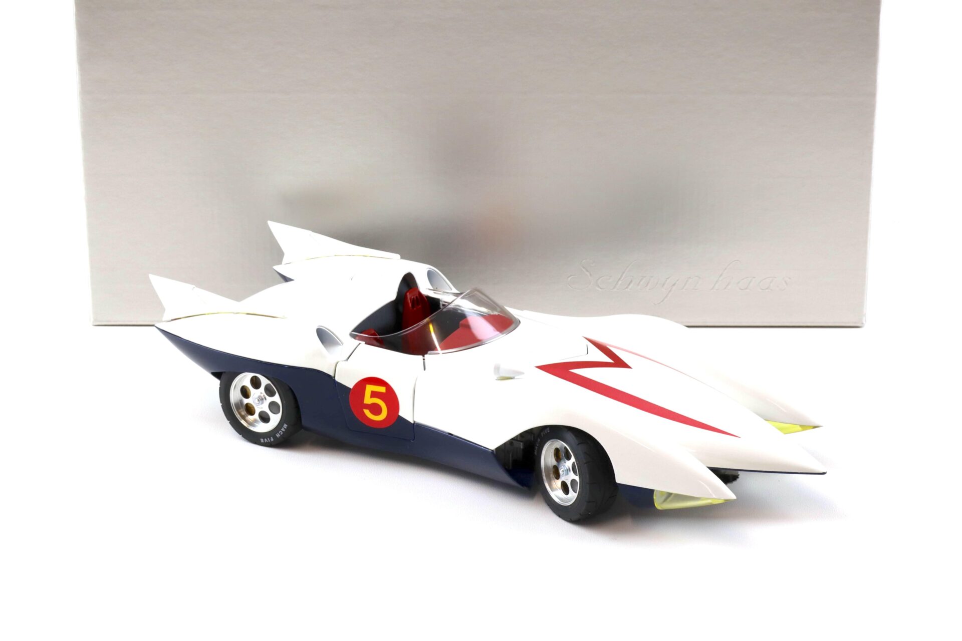 1:18 Schwyn Haas Aluminium Body Hamilton Mach 5 Speed Racer white