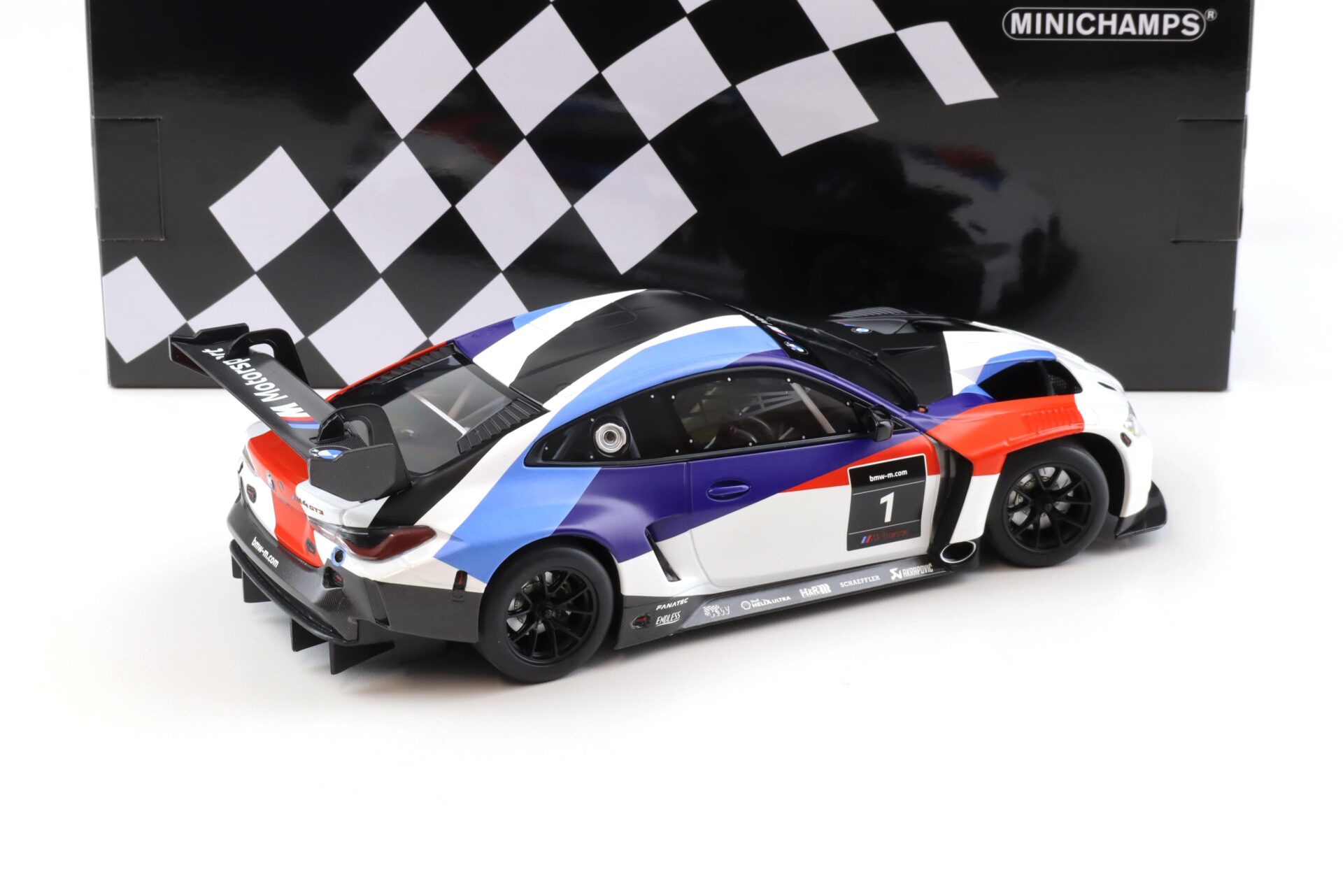 1:18 Minichamps BMW M4 GT3 Presentation 2021 #1 white/blue/red