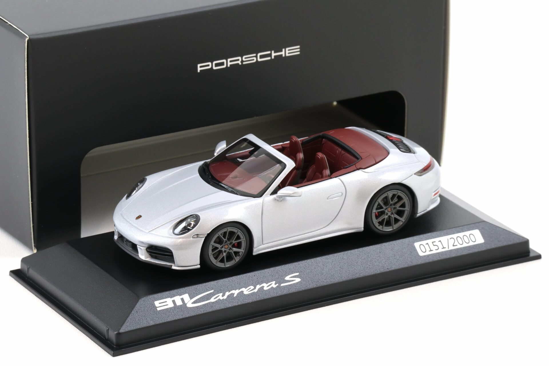 1:43 Minichamps Porsche 911 992.2 Carrera S Cabriolet Ice grey metallic WAP DEALER