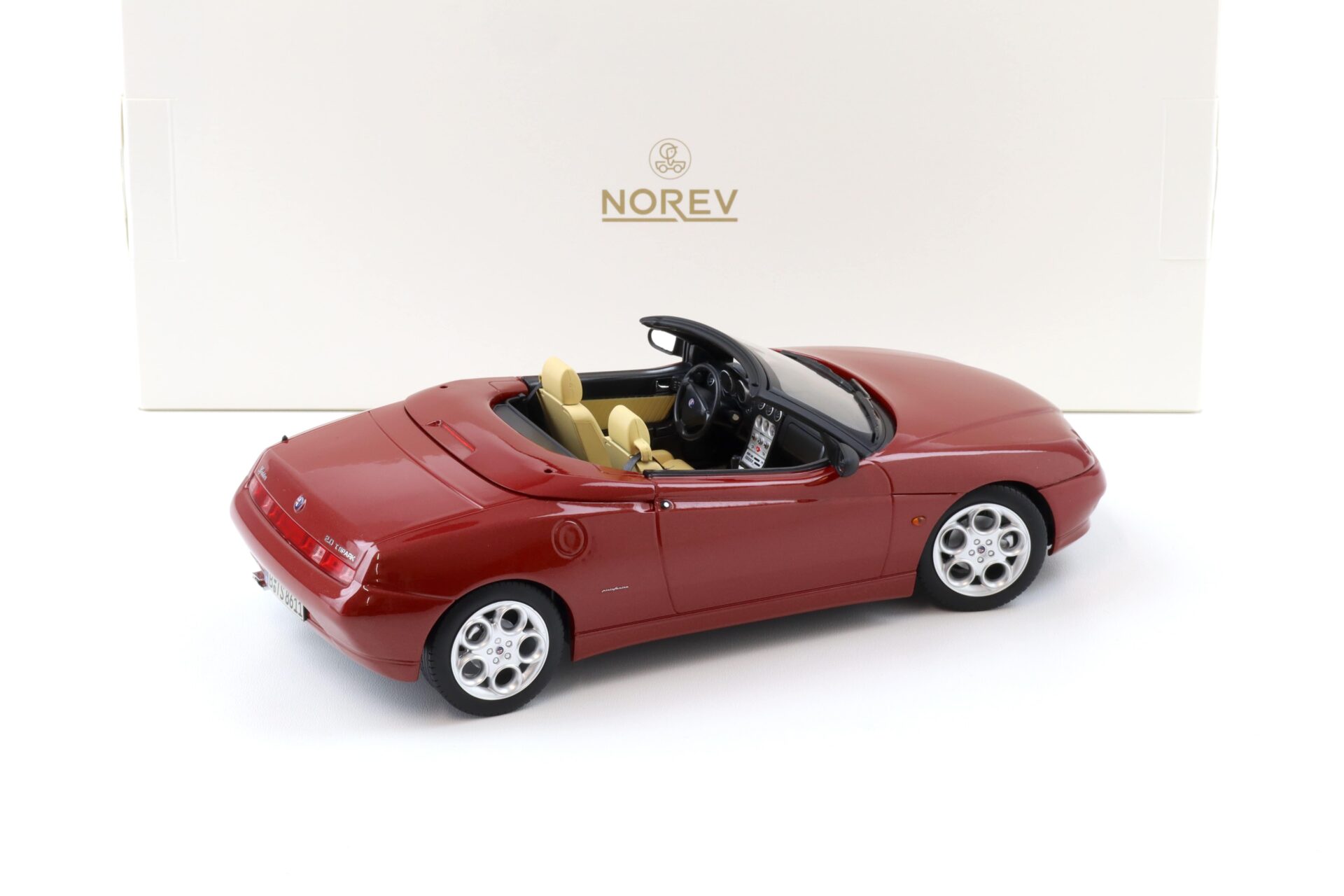 1:18 Norev Alfa Romeo Spider 2.0 T.Spark 1999 with Softtop Proteo red metallic