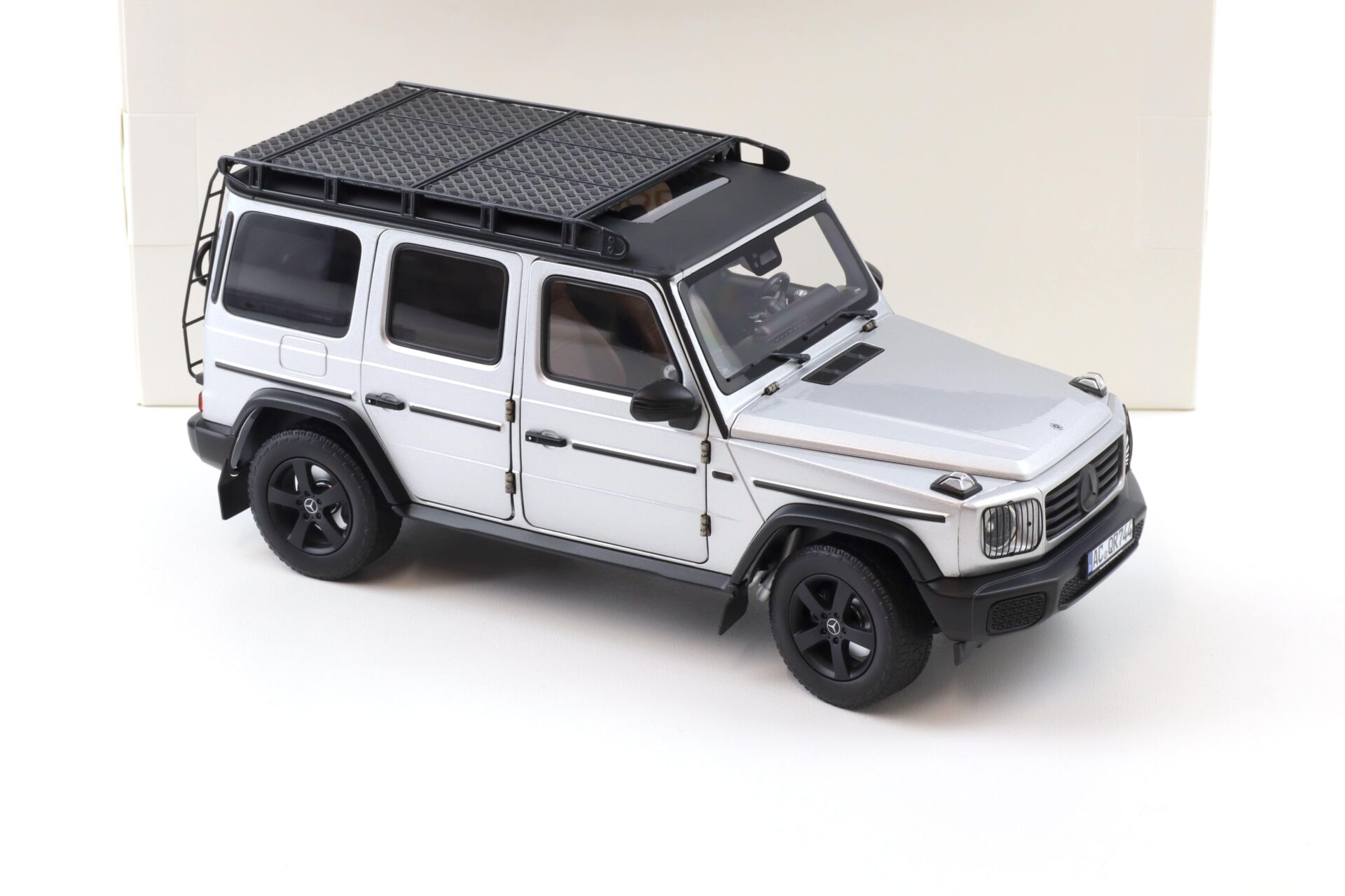 1:18 Norev Mercedes G-Klasse G500 Professional Line W465 Iridium silver 2024
