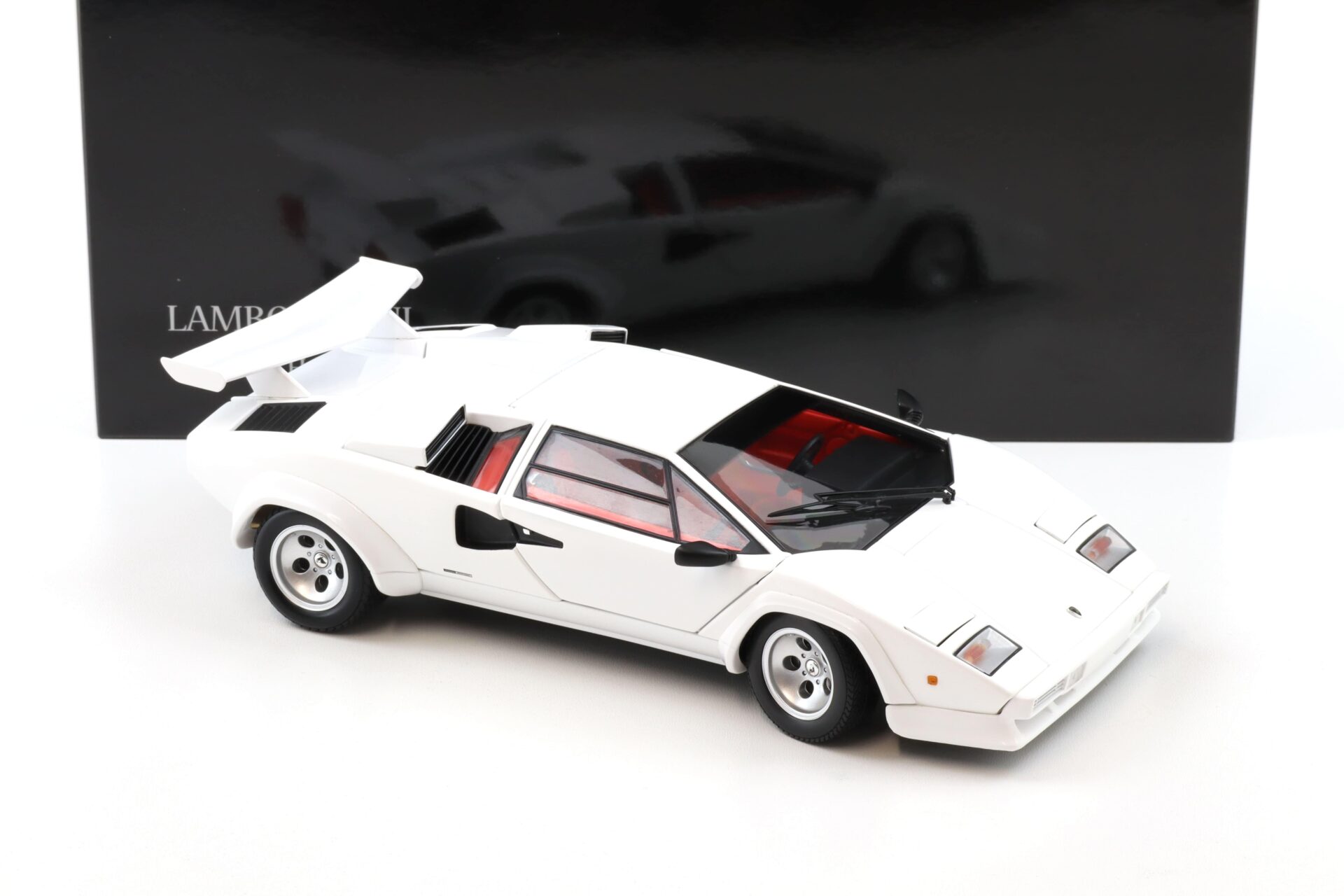 1:18 Kyosho Lamborghini Countach LP500S white 08320E