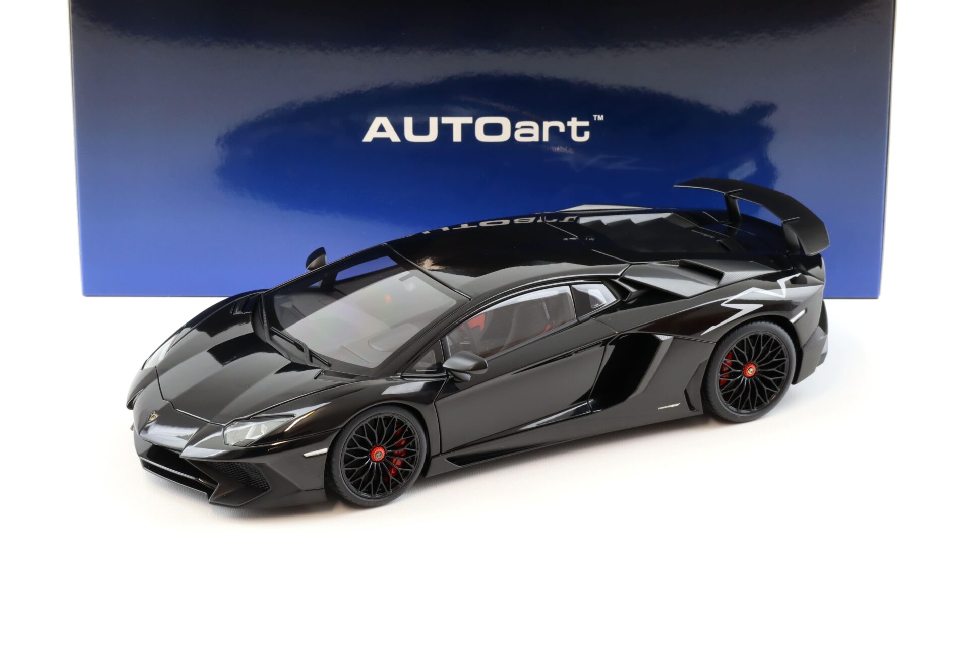 1:18 AUTOart Lamborghini Aventador LP750-4 SV Nero Aldebaran/ Gloss black