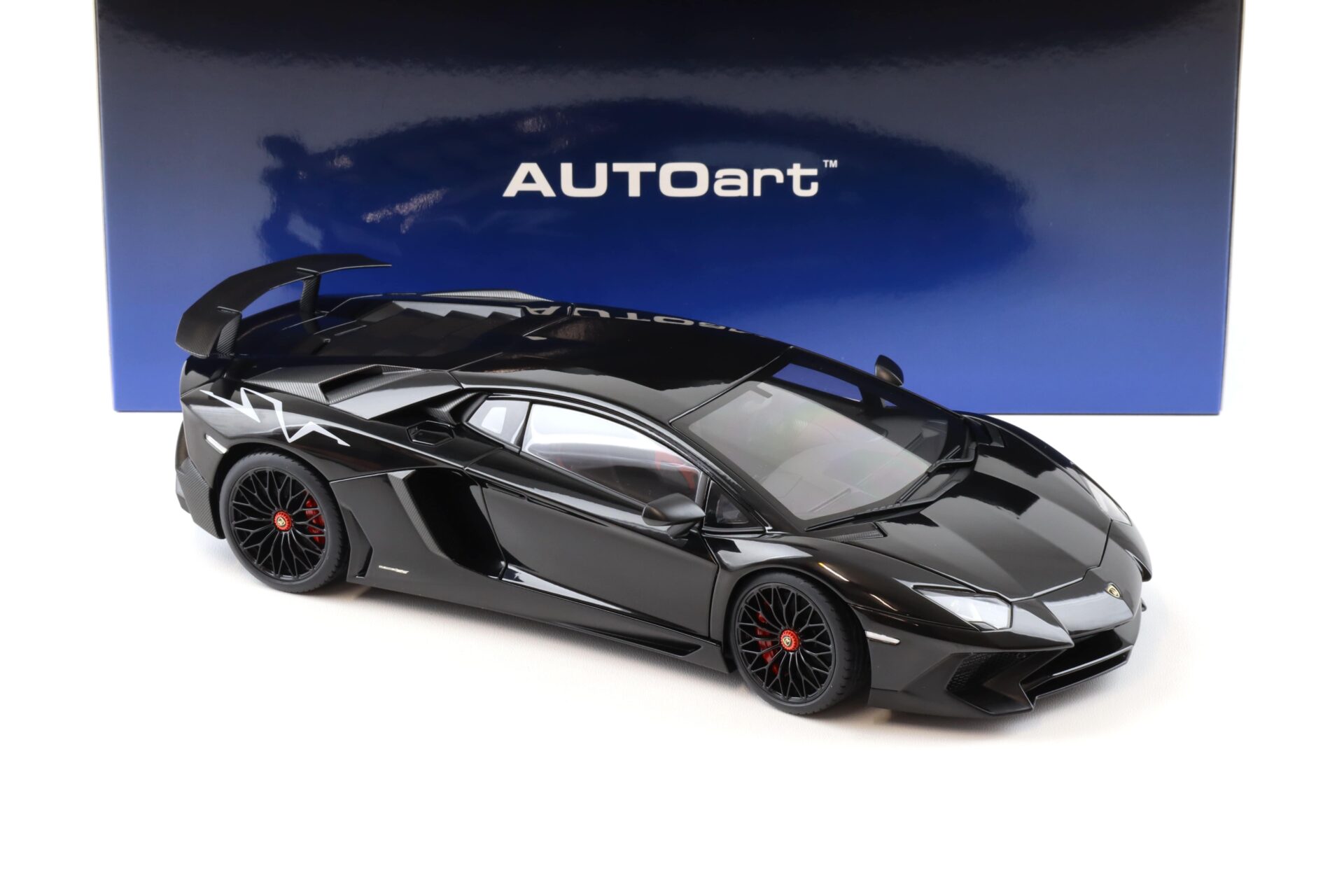 1:18 AUTOart Lamborghini Aventador LP750-4 SV Nero Aldebaran/ Gloss black