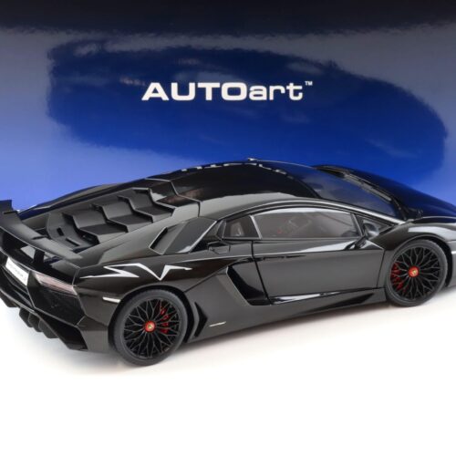 1:18 AUTOart Lamborghini Aventador LP750-4 SV Nero Aldebaran/ Gloss black