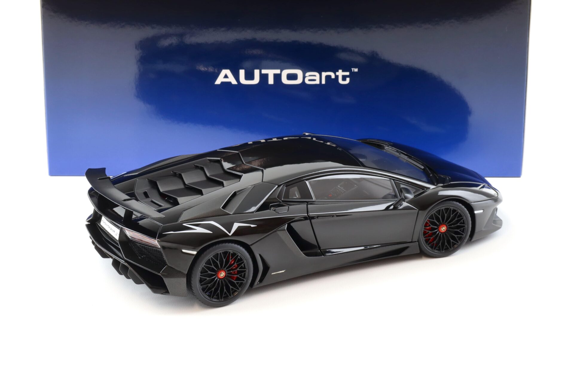 1:18 AUTOart Lamborghini Aventador LP750-4 SV Nero Aldebaran/ Gloss black