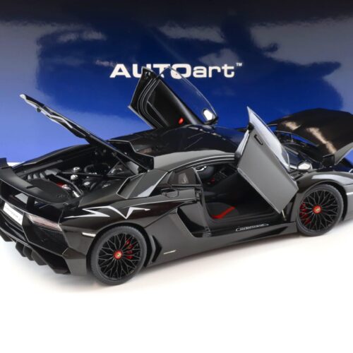 1:18 AUTOart Lamborghini Aventador LP750-4 SV Nero Aldebaran/ Gloss black