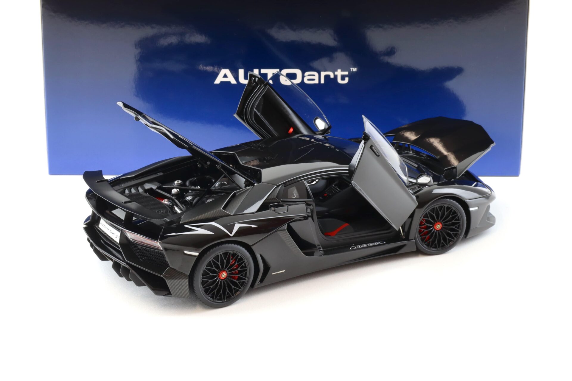 1:18 AUTOart Lamborghini Aventador LP750-4 SV Nero Aldebaran/ Gloss black