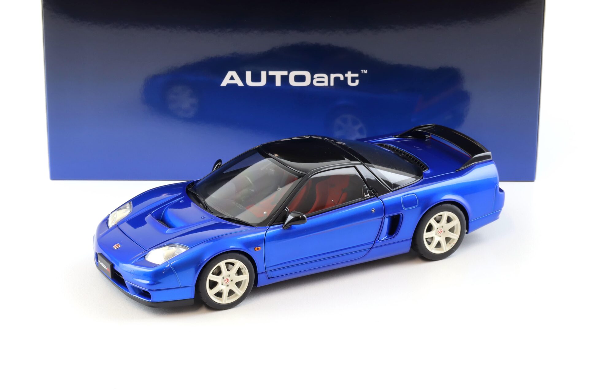 ID 104169 orig 1.jpg 1:18 AUTOart Honda NSX-R (NA2) 2019 Long Beach blue pearl