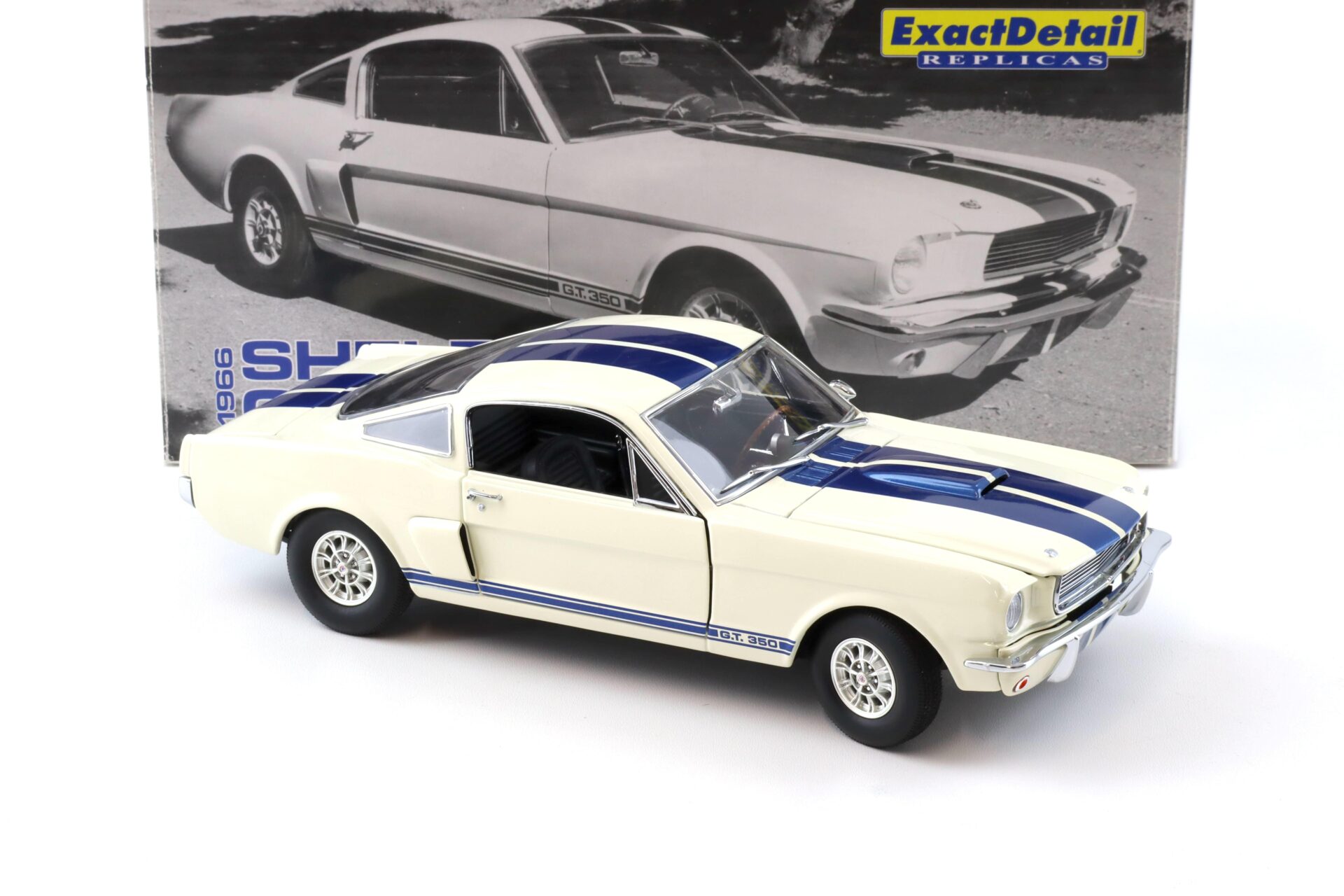 1:18 Exact Detail Shelby GT 350 Coupe 1966 white/ blue stripes