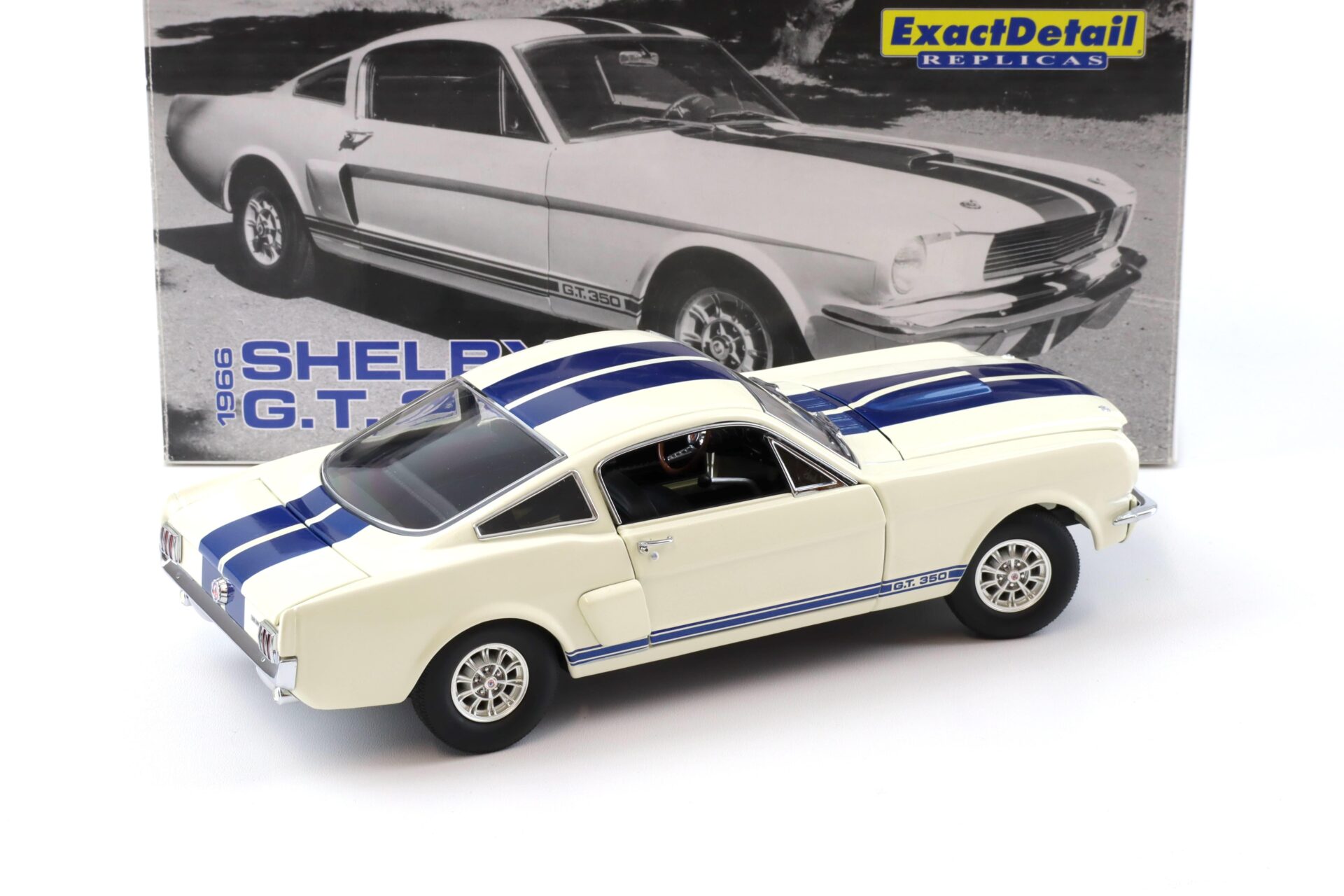 1:18 Exact Detail Shelby GT 350 Coupe 1966 white/ blue stripes