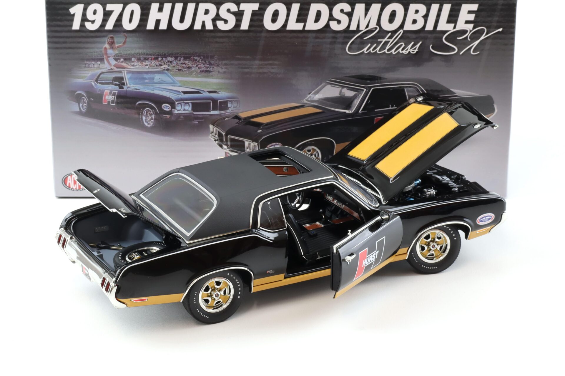 1:18 ACME 1970 Oldsmobile Cutlass SX Coupe Hurst Edition black/ gold