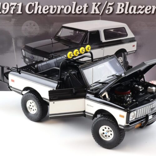 1:18 ACME 1971 Chevrolet K5 Blazer Classic Tuxedo Black & White Two
