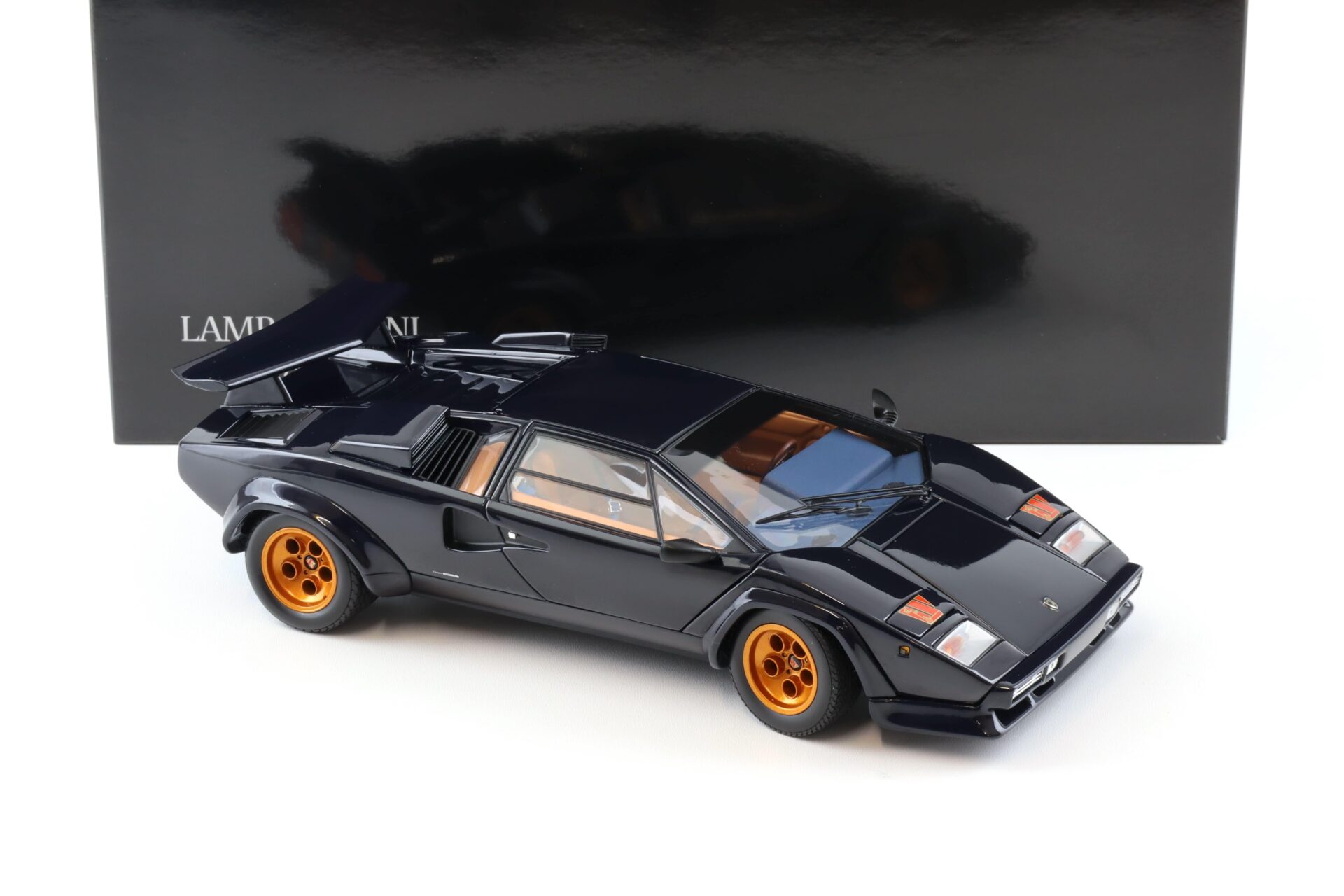 1:18 Kyosho Lamborghini Countach Walter Wolf 3 dark blue 08320D