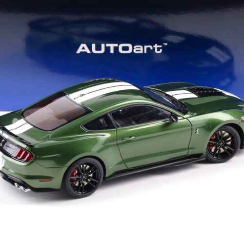 1:18 AUTOart Ford Mustang Shelby GT500 Coupe 2023 Eruption green/ white stripes