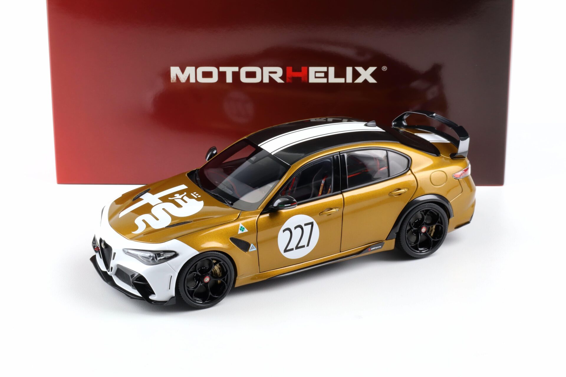 1:18 Motorhelix Alfa Romeo Giulia GTAm Ocra GT gold #227 two tone Livery