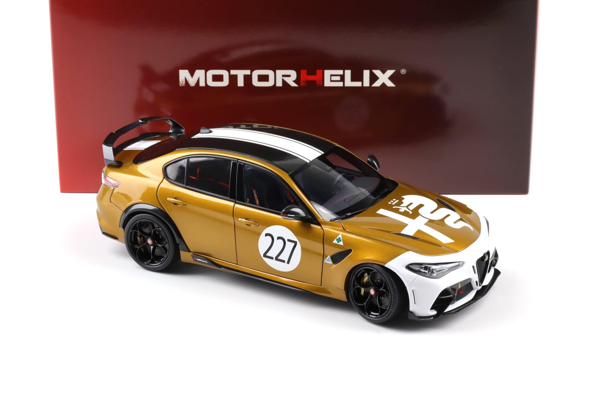 1:18 Motorhelix Alfa Romeo Giulia GTAm Ocra GT gold #227 two tone Livery