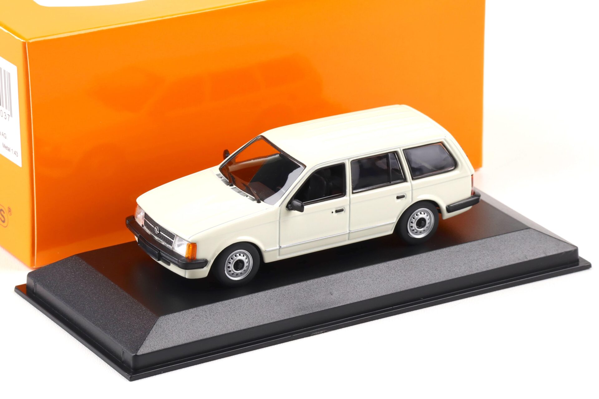 1:43 Minichamps Maxichamps Opel Kadett D Caravan 1979 white