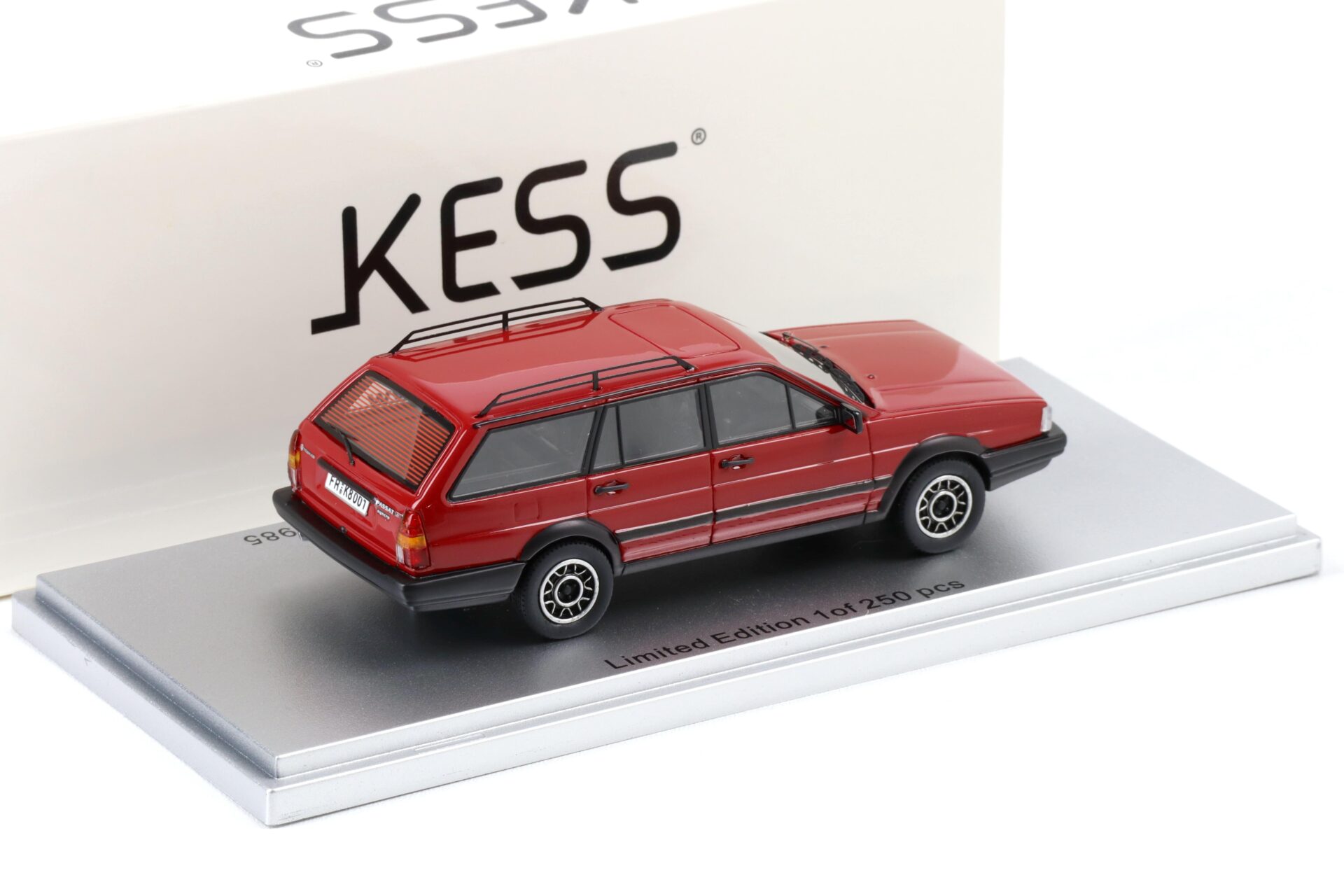 1:43 Kess Model VW Passat B2 Variant GT 2.0i Syncro 1985 Rosso Tornado red