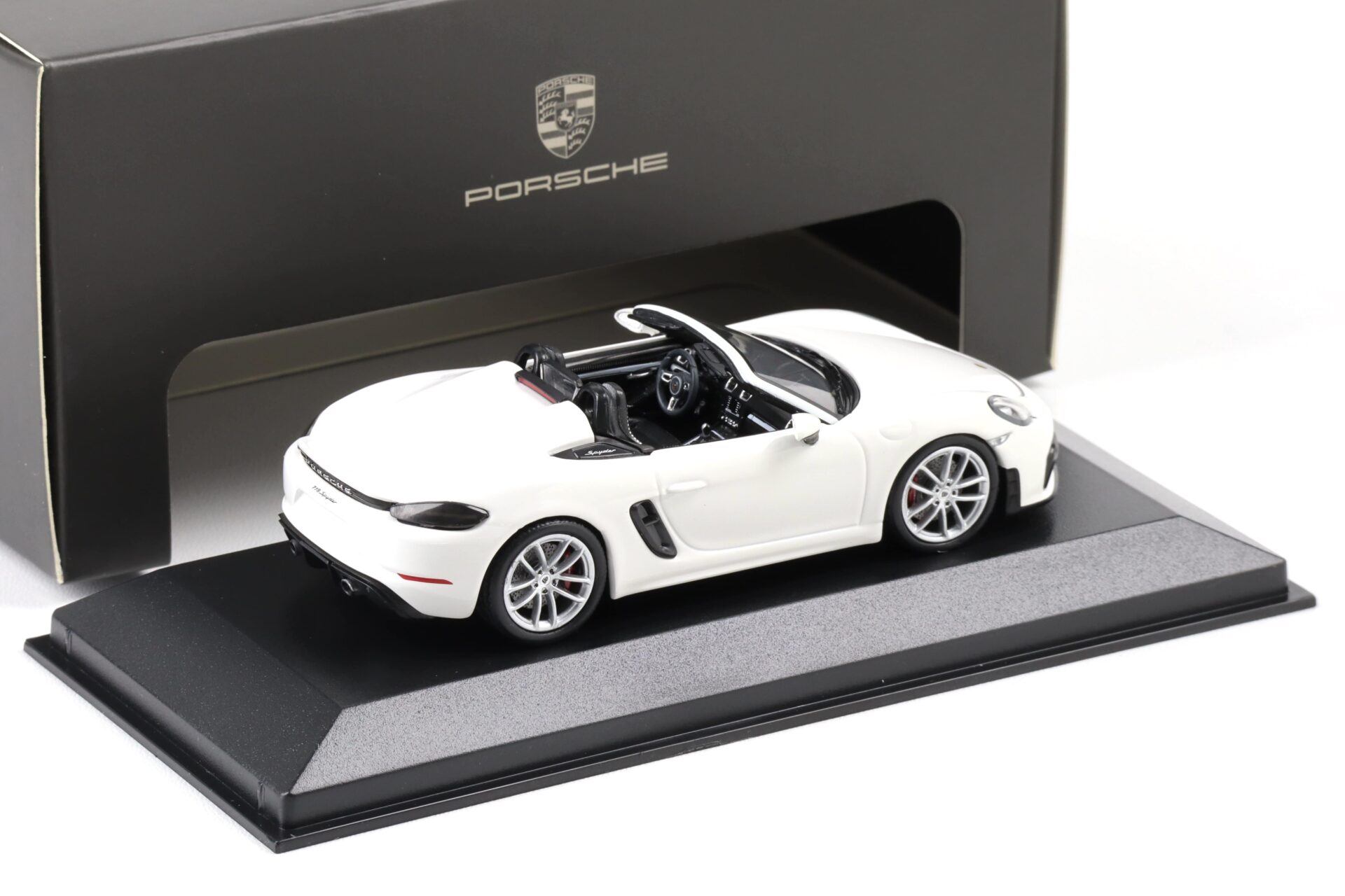 1:43 Minichamps Porsche 718 Boxster Spyder 2019 Carrera white WAP DEALER