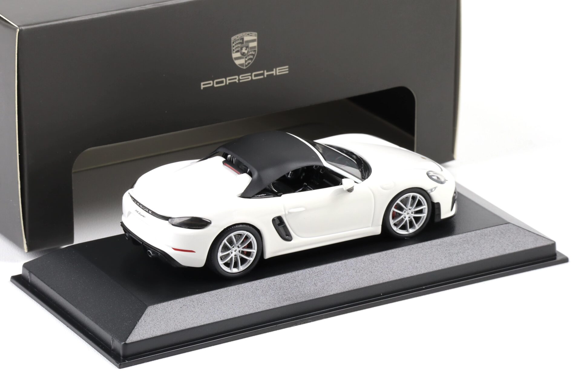 1:43 Minichamps Porsche 718 Boxster Spyder 2019 Carrera white WAP DEALER