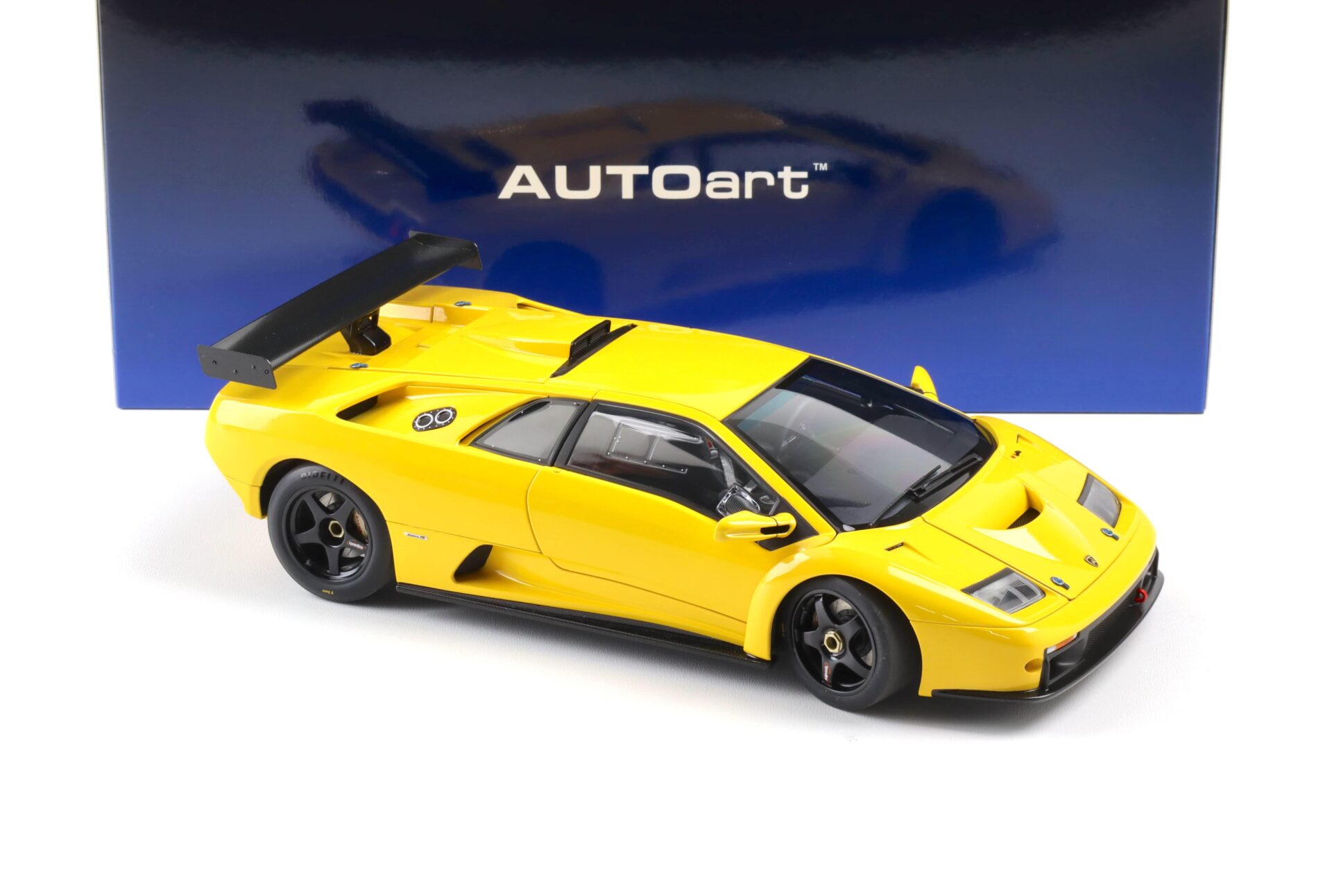 1:18 AUTOart Lamborghini Diablo GT-R Coupe 1999 Superfly yellow 79138