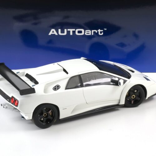 1:18 AUTOart Lamborghini Diablo GT-R Coupe 1999 Impact white 79136