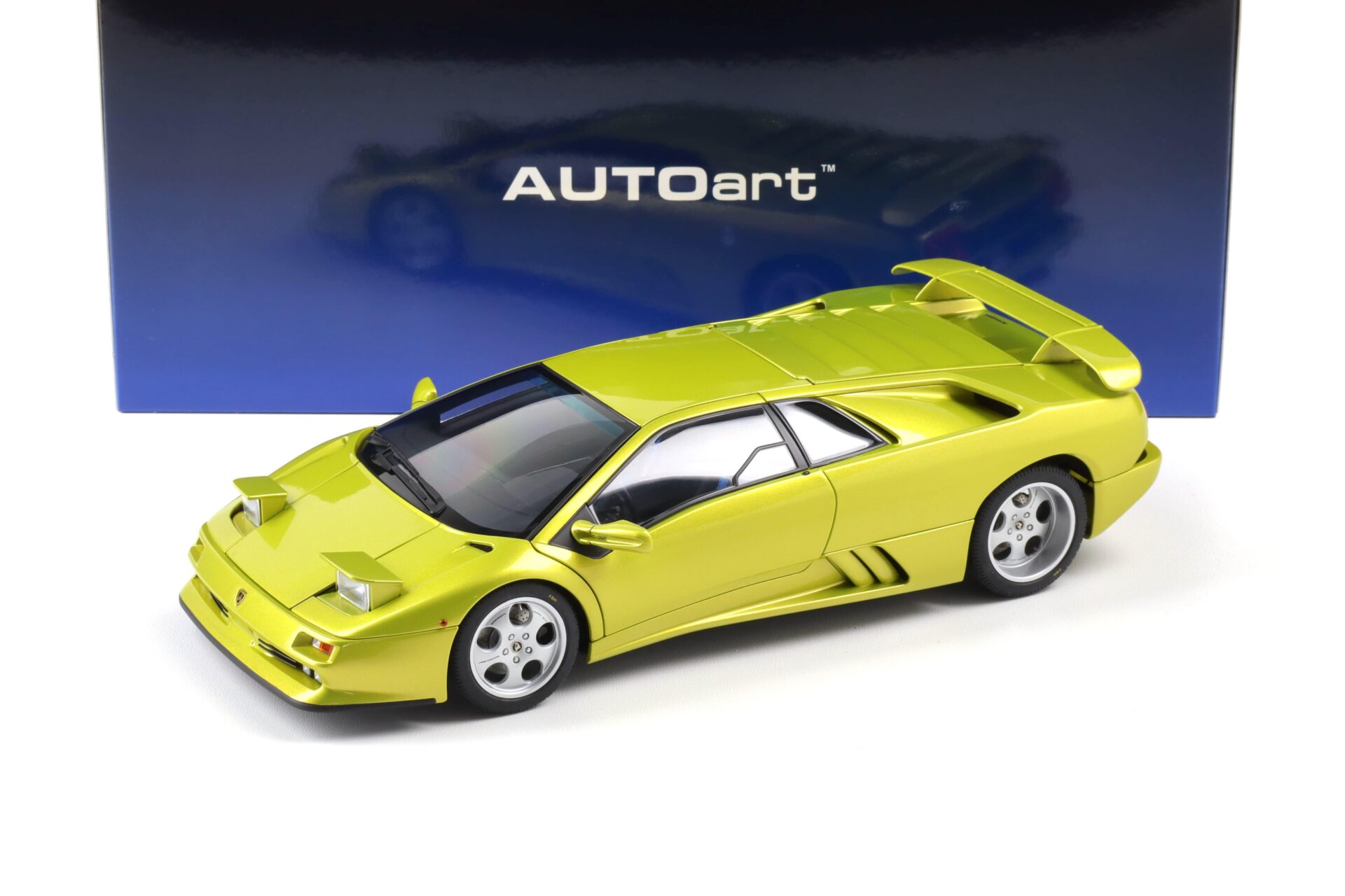 1:18 AUTOart Lamborghini Diablo SE30 - 1993 giallo spyder/ metallic yellow 79157