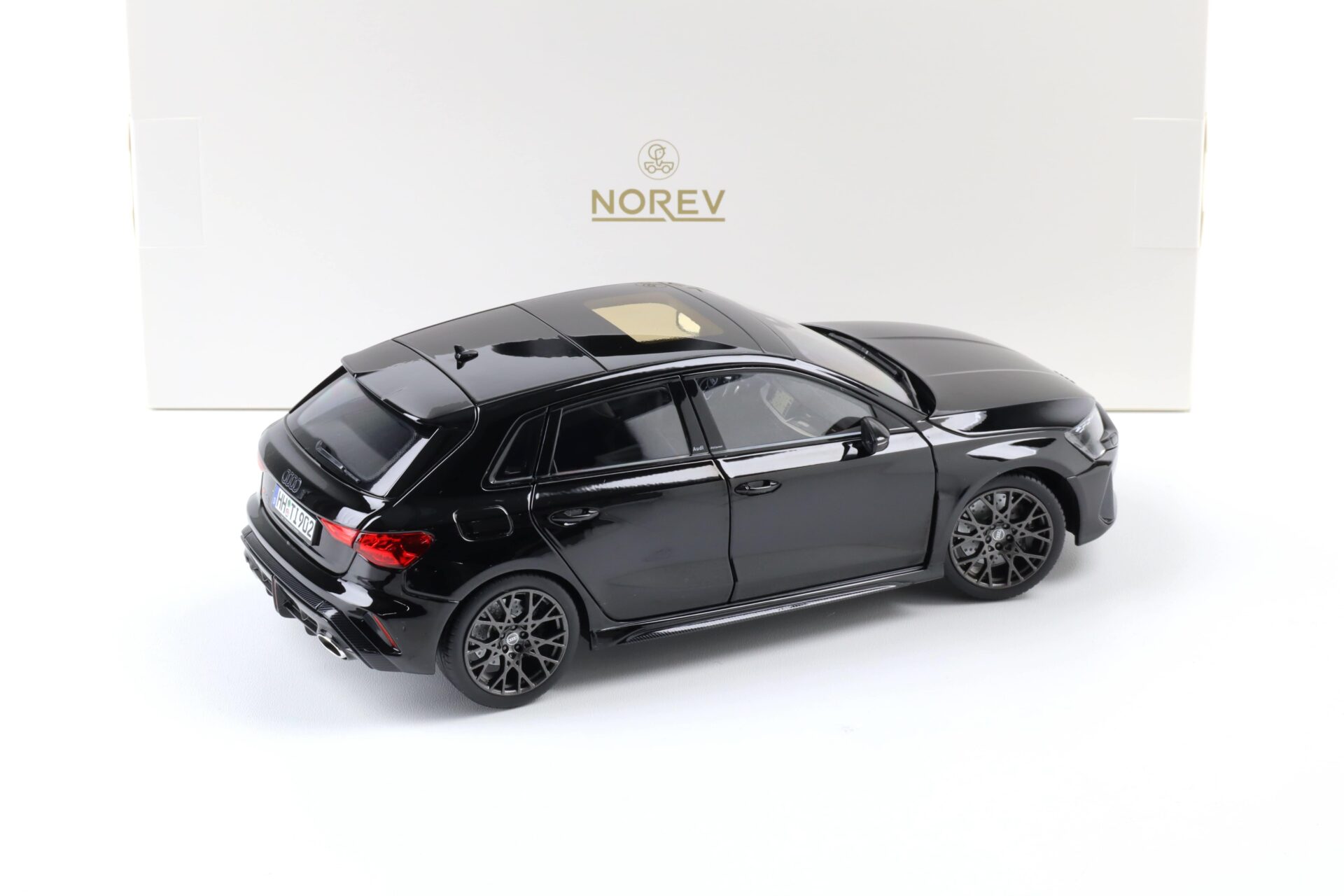 1:18 Norev Audi RS3 Sportback 2025 Myth black metallic 188388