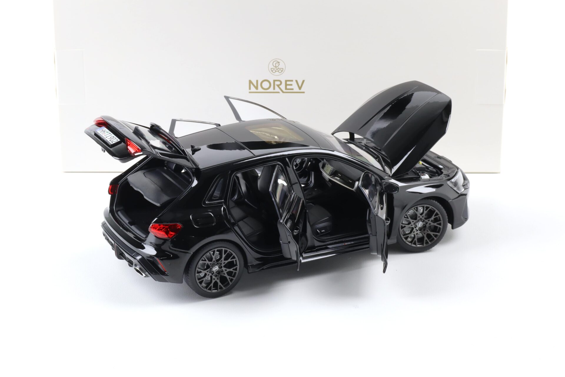 1:18 Norev Audi RS3 Sportback 2025 Myth black metallic 188388