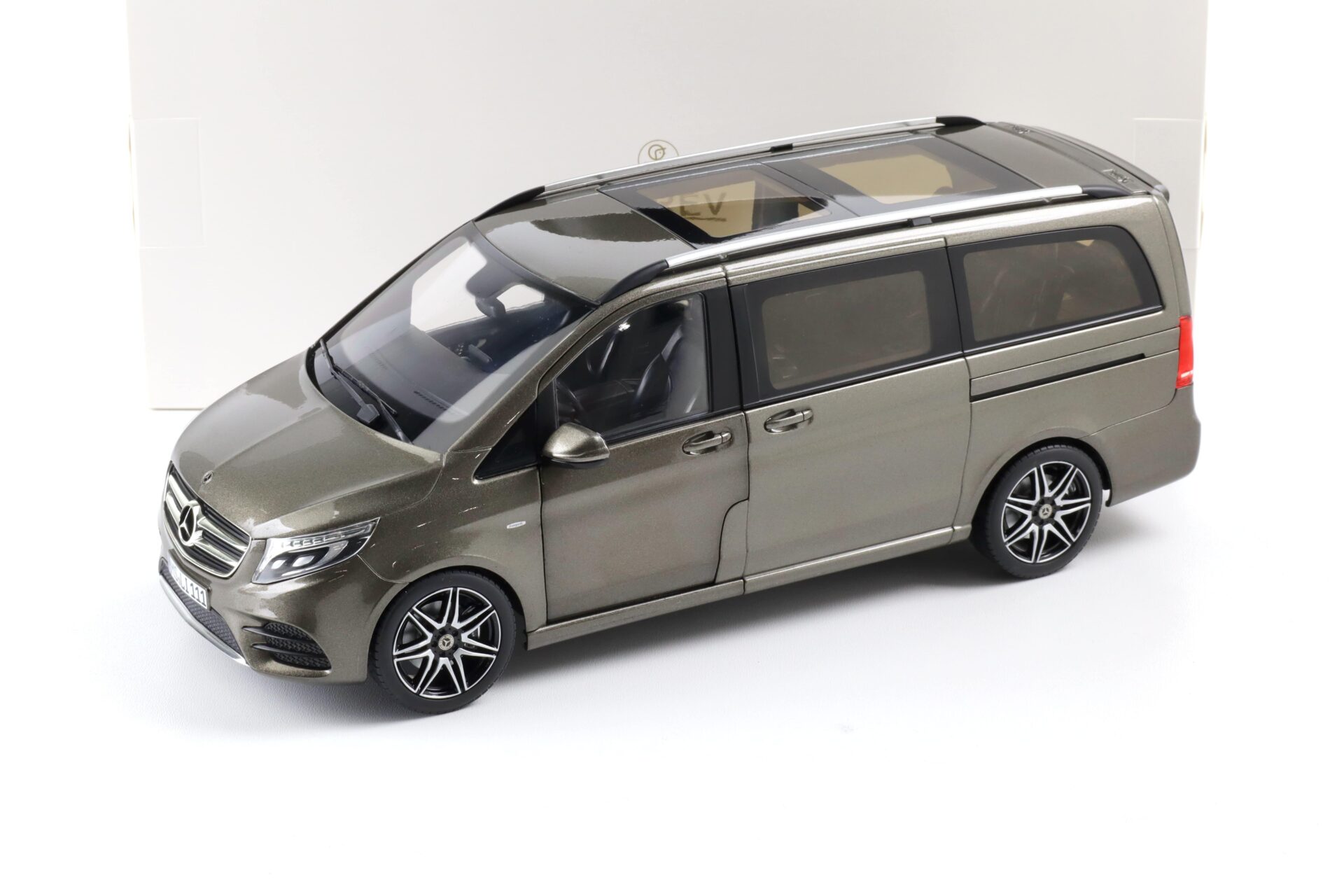 1:18 Norev Mercedes V-Klasse V-Class AMG-Line VAN 2018 Indium grey 183873