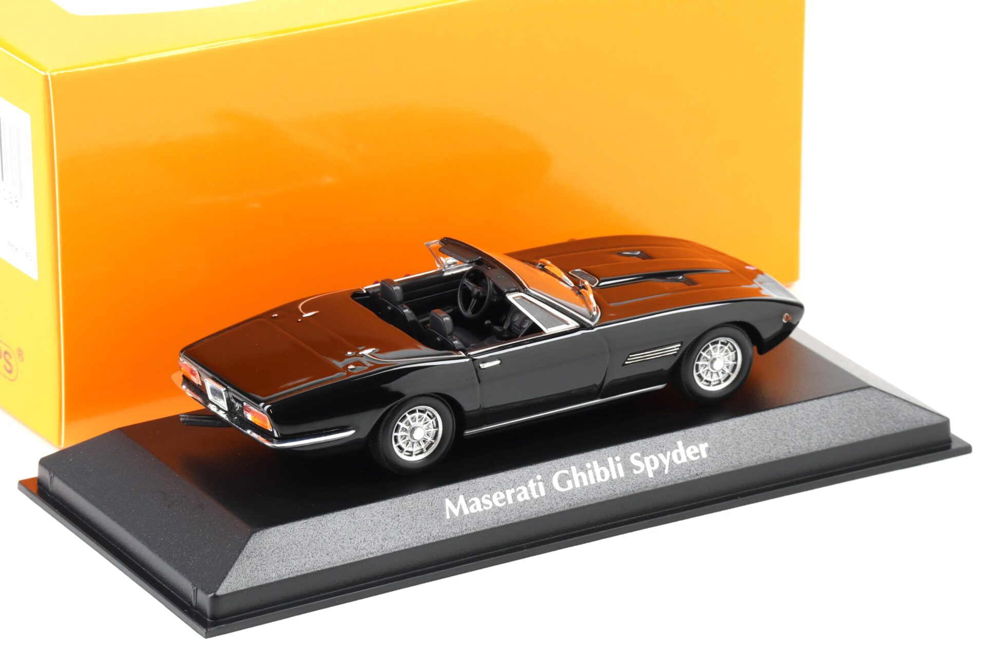 1:43 Minichamps Maxichamps Maserati Ghibli Spyder 1969 black
