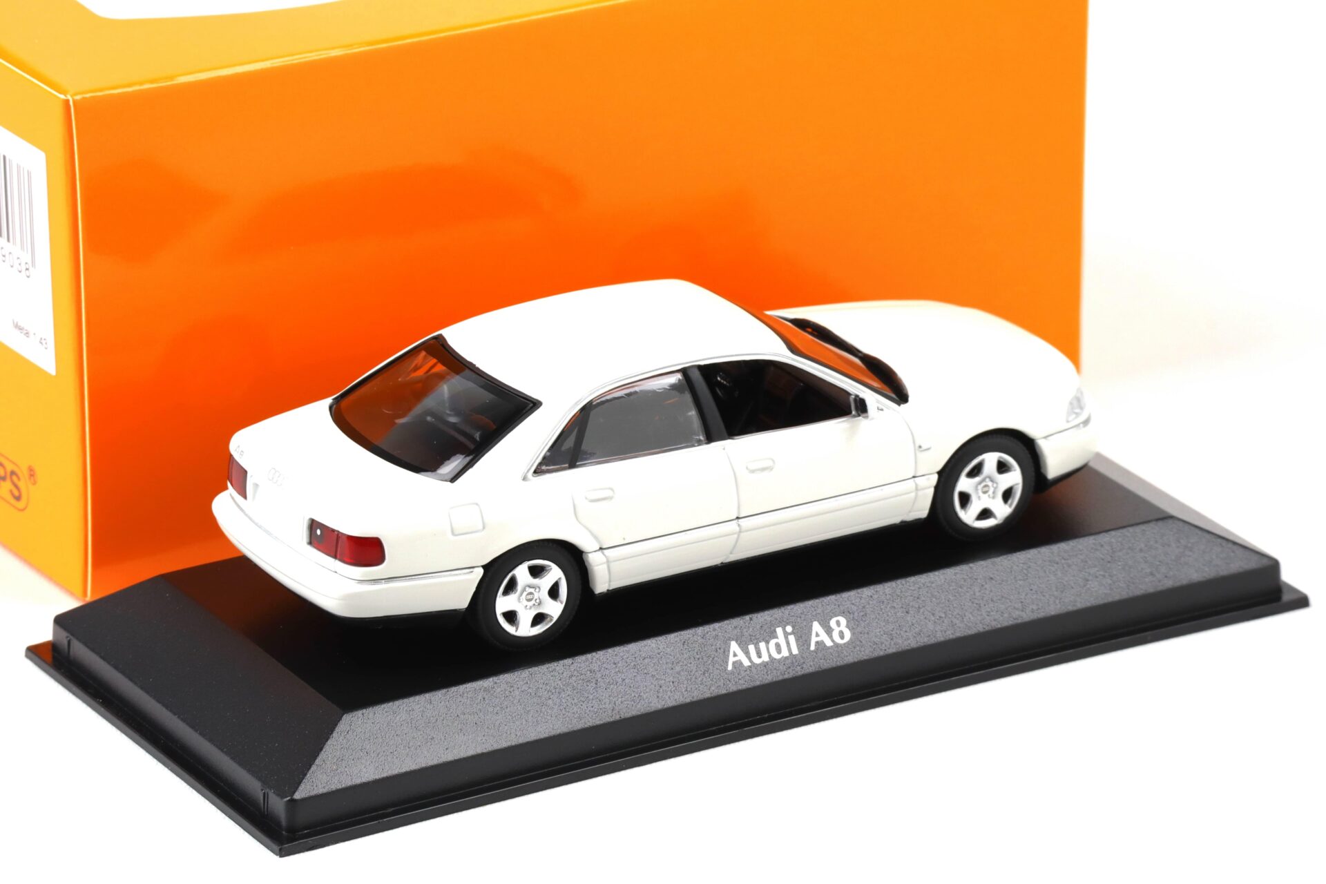 1:43 Minichamps Maxichamps Audi A8 Limousine 1999 white