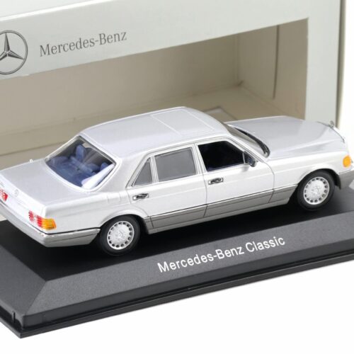 1:43 Minichamps Mercedes 560 SEL W126 Limousine silver/ blue interior DEALER VERSION