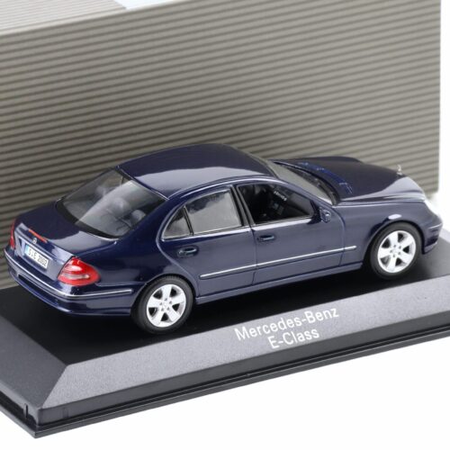 1:43 Minichamps Mercedes E-Klasse Limousine W211 tanzanite blue DEALER VERSION