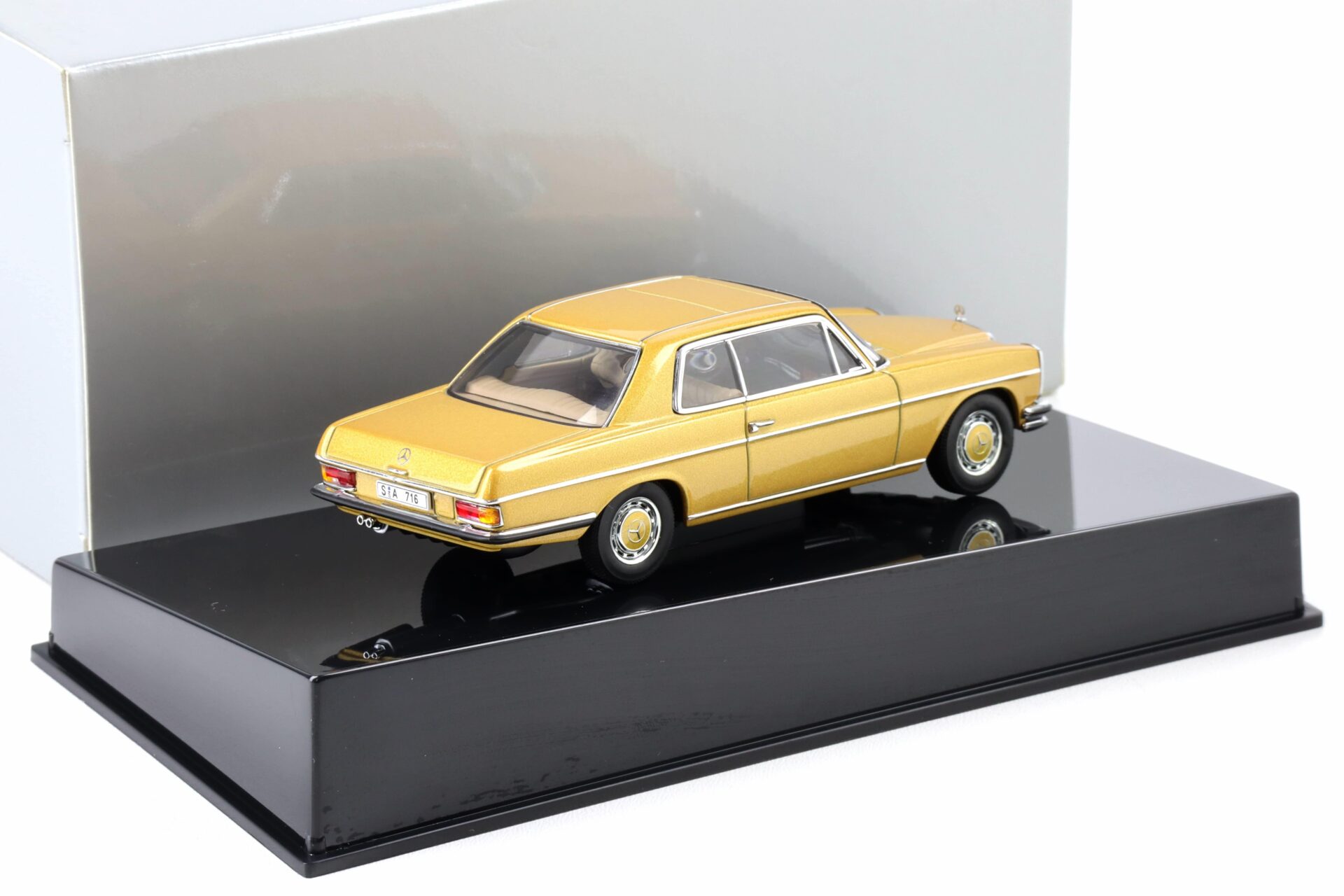 1:43 AUTOart Mercedes 280C /8 Coupe gold metallic DEALER VERSION