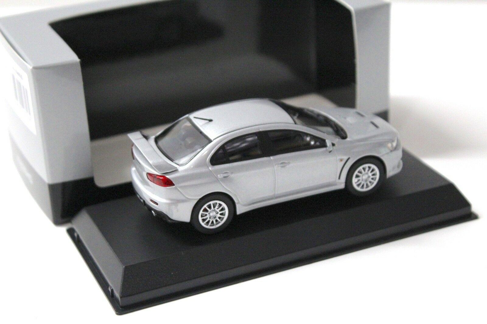 1:43 Kyosho Mitsubishi Lancer Evolution X GSR silver