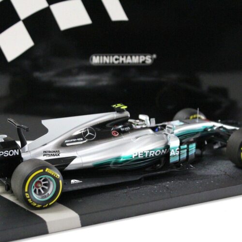 1:18 Minichamps Mercedes AMG Petronas F1 W08 EQ Bottas China GP 2017