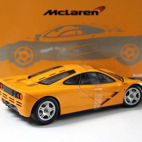 1:18 Minichamps McLaren F1 Road Car 1994 orange