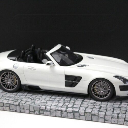 1:18 Minichamps Mercedes SLS Brabus 700 Biturbo Roadster white 2013