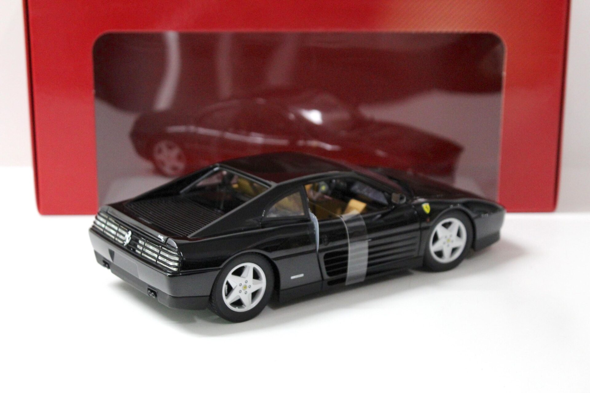 1:18 Hot Wheels Ferrari 348tb Coupe black