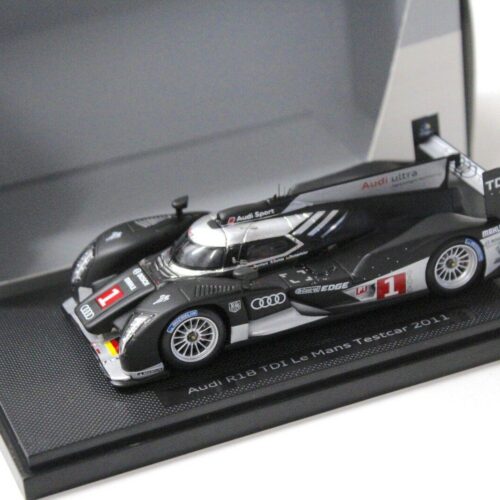 1:43 Spark Audi R18 TDI Le Mans Testcar 2011 DEALER VERSION