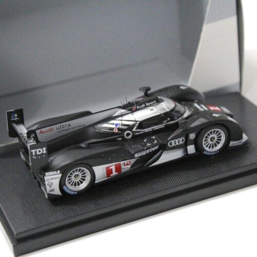 1:43 Spark Audi R18 TDI Le Mans Testcar 2011 DEALER VERSION - Image 2